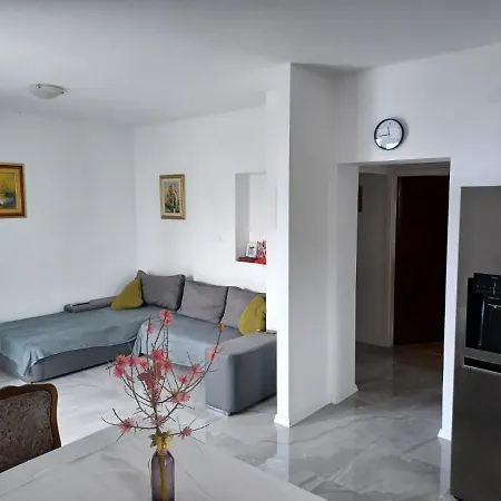 Hotel Apartman Gabi *